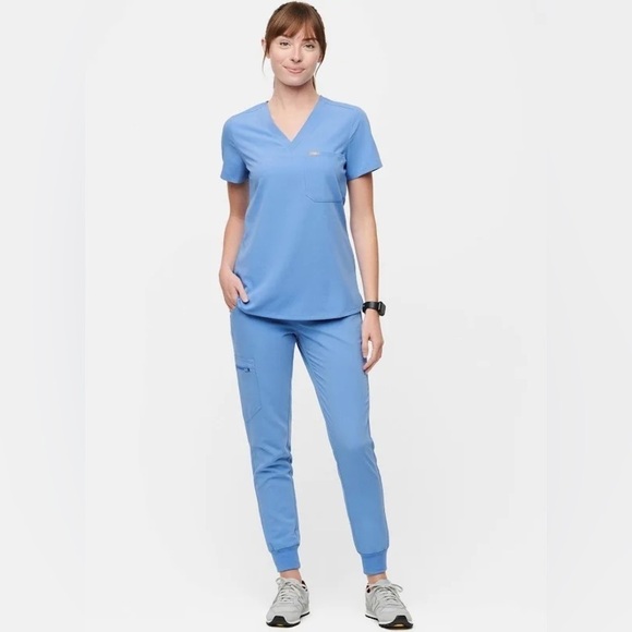 FIGS Catarina Scrub Top in Cool Blue - Picture 3 of 11